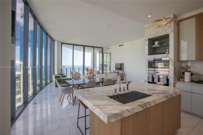 property at 2821 S Bayshore Dr