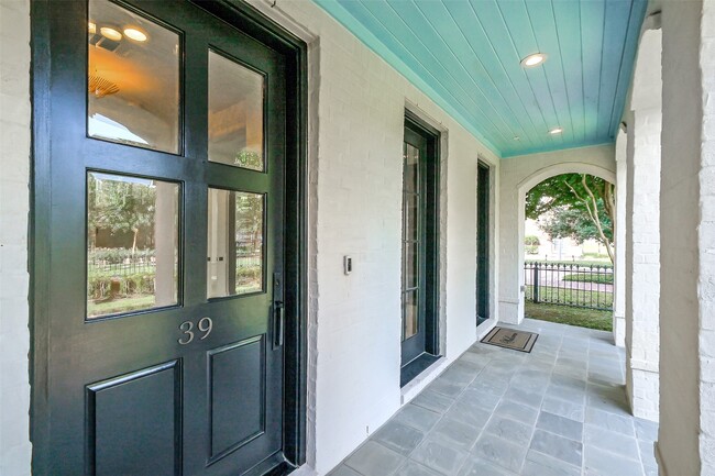 property at 39 Crain Sq Blvd