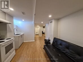 26 Catamaran Dr in Wasaga Beach, ON - Building Photo - Building Photo