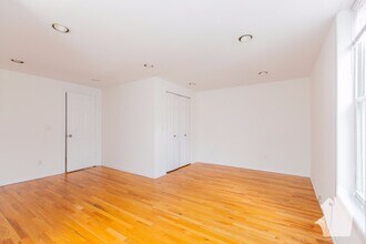 2315 N Southport Ave, Unit 3F in Chicago, IL - Building Photo - Building Photo