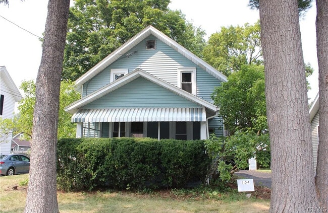 property at 104 Lynhurst Ave