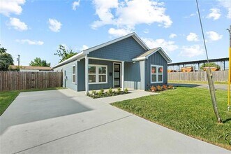 2731 Rogers St in Dallas, TX - Building Photo - Building Photo