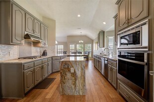 1411 Pine Mills Dr in Richmond, TX - Building Photo