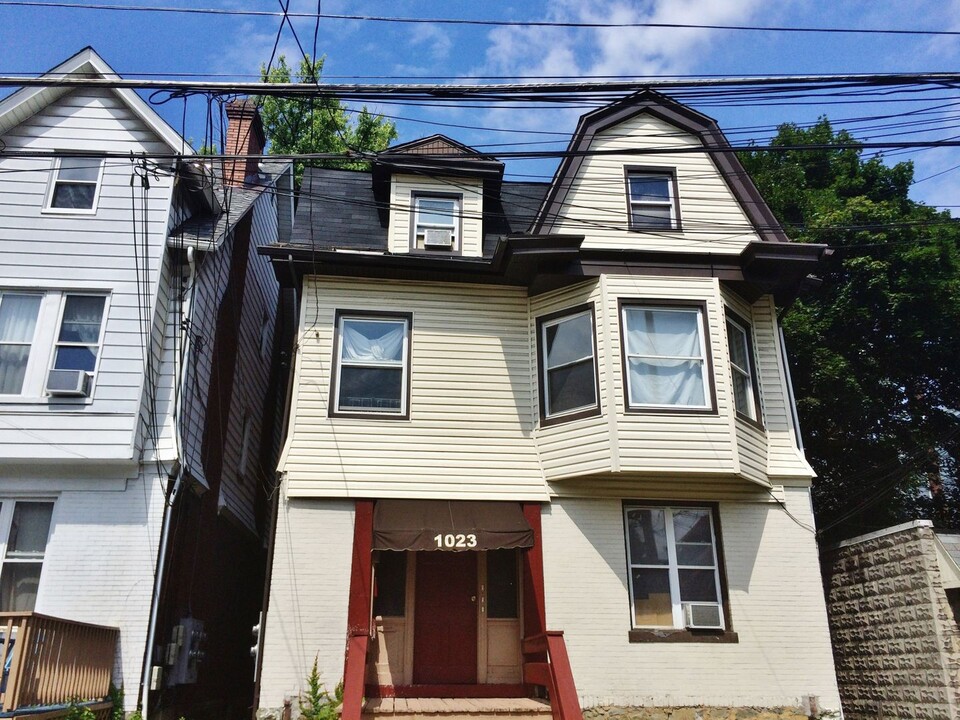 1023 Mellon St in Pittsburgh, PA - Building Photo