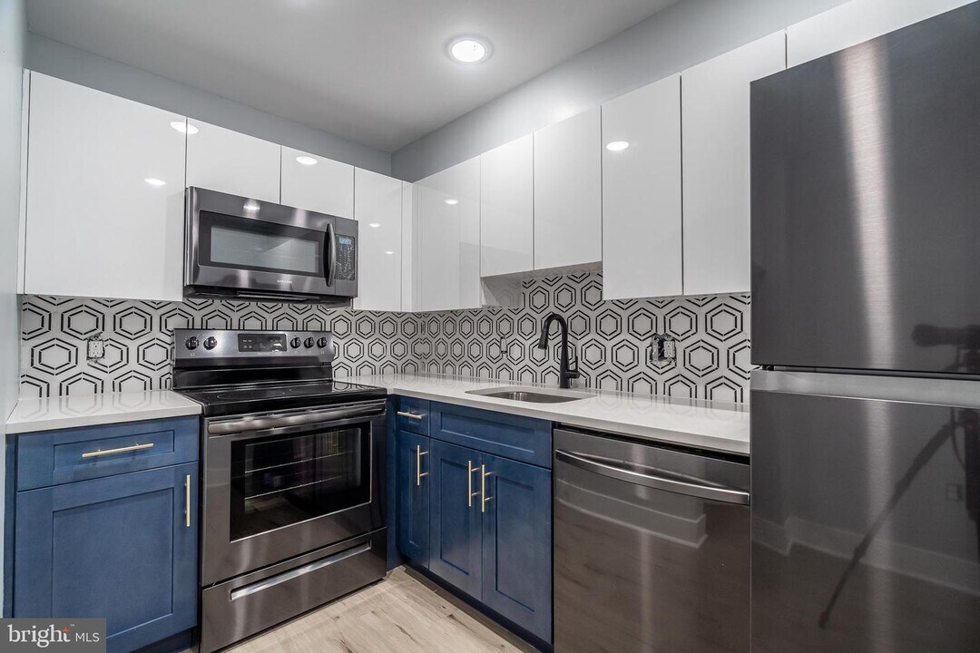 3936 Haverford Ave-Unit -2 in Philadelphia, PA - Building Photo