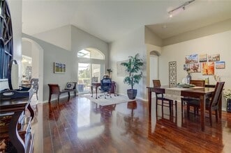 10126 Kingsbridge Ave in Tampa, FL - Building Photo - Building Photo