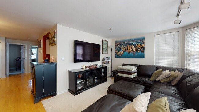 130 Tudor St in Boston, MA - Building Photo - Building Photo