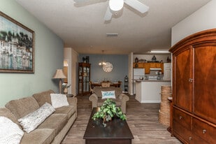 Magnolia Lake Apartments