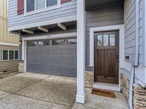 6102 NW 170th Ave in Portland, OR - Building Photo - Building Photo