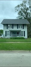 804 W Ashland Ave in Indianola, IA - Building Photo - Building Photo