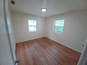 3670 SW 20th St in Miami, FL - Building Photo - Building Photo