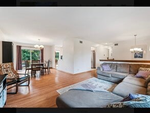 20698 N Eugene Ave in Prairie View, IL - Building Photo - Building Photo