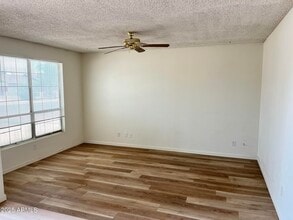 7740 W Flower St in Phoenix, AZ - Building Photo - Building Photo
