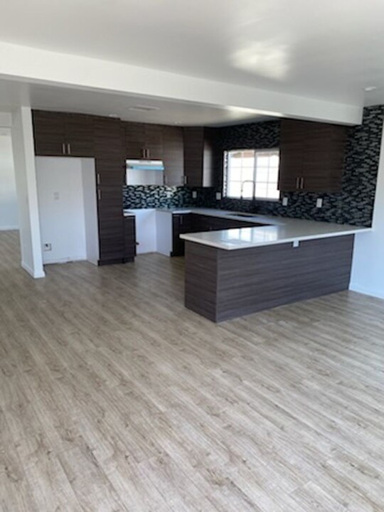11709-11711 Adenmoor Ave in Downey, CA - Building Photo