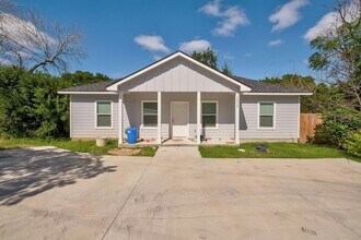 14922 Running Deer Trail, Unit 112 in Austin, TX - Building Photo - Building Photo