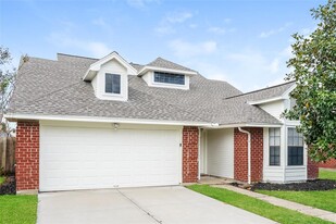 18726 Haughland Dr in Cypress, TX - Building Photo
