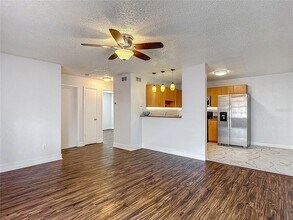 21032 Voyager Blvd, Unit 8 in Land O Lakes, FL - Building Photo - Building Photo