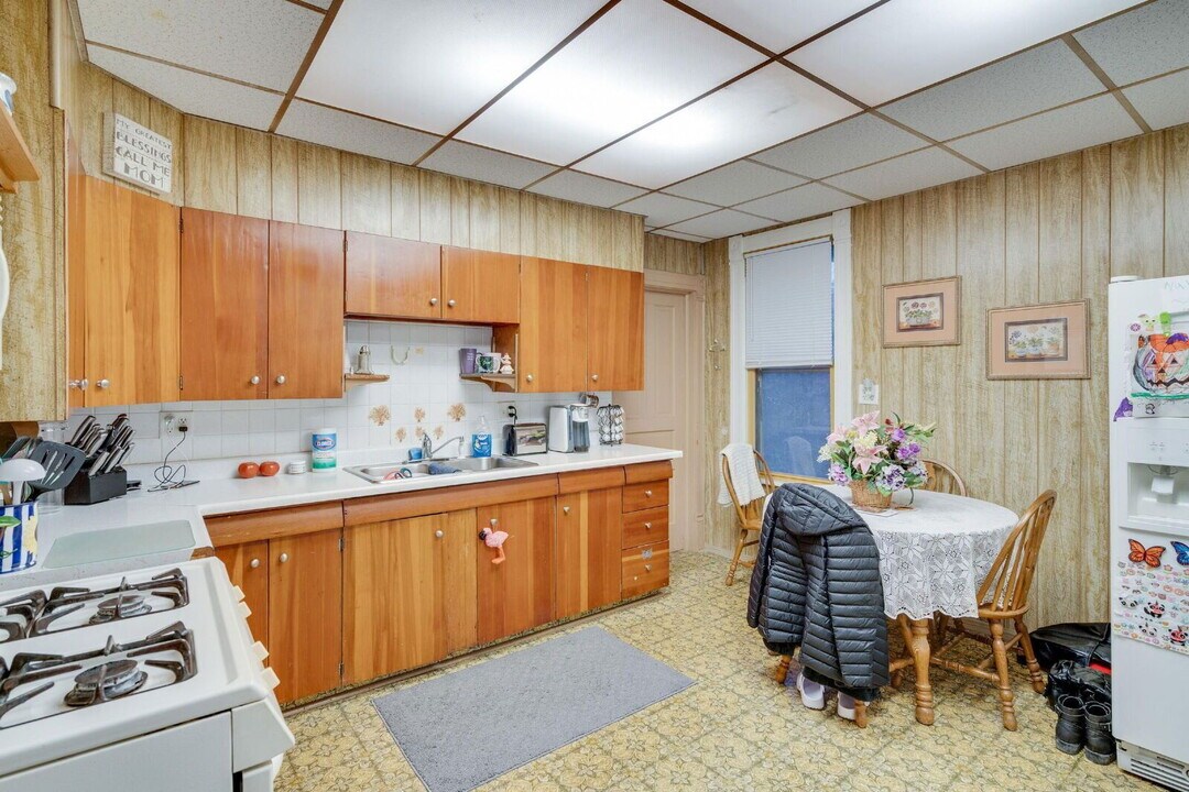 4219 7th Ave in Kenosha, WI - Building Photo