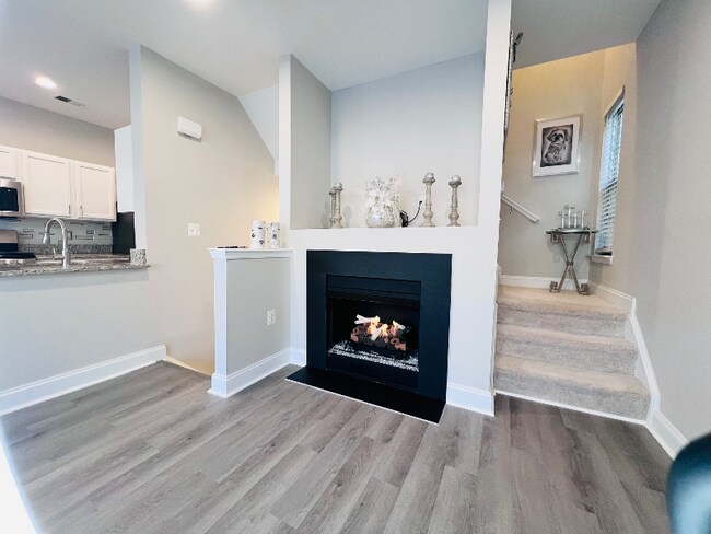 46375 Pryor Square in Cascades, VA - Building Photo - Building Photo