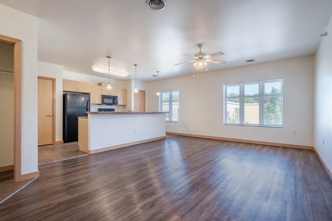 Cannery Square Apartments in Sun Prairie, WI - Building Photo - Interior Photo