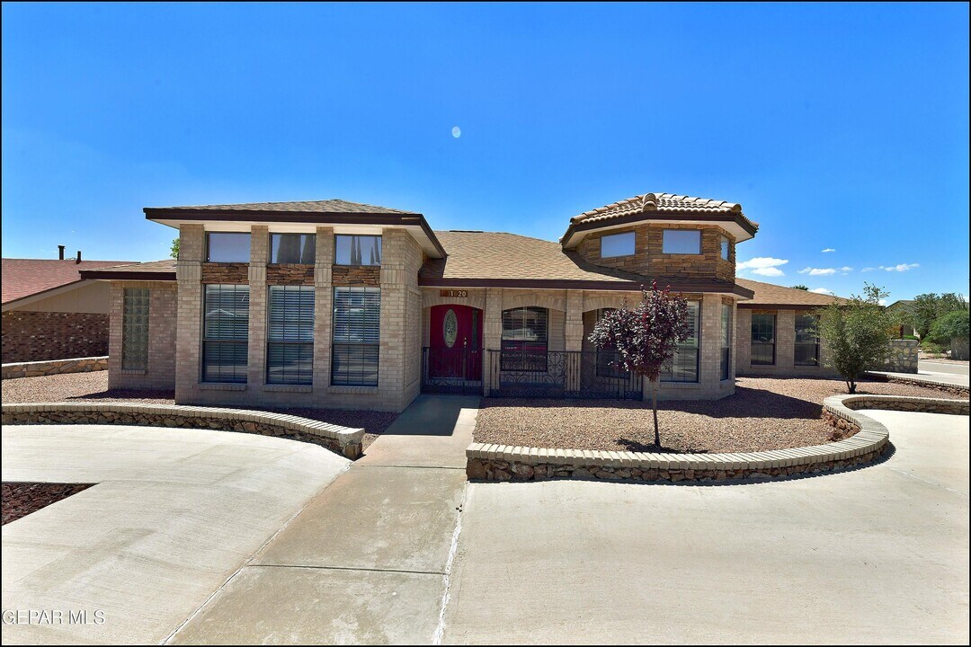 11620 Laura Marie Dr in El Paso, TX - Building Photo