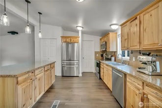 18708 229th Ave E in Orting, WA - Foto de edificio - Building Photo