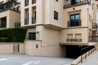 Villa Hamilton Park in Beverly Hills, CA - Building Photo - Building Photo