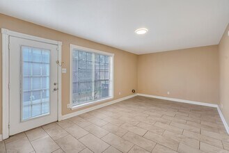 1057 Willow Oaks Cir in Pasadena, TX - Foto de edificio - Building Photo