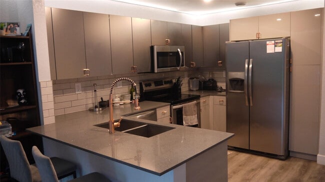 3046 SW 129th Terrace in Miramar, FL - Building Photo - Building Photo