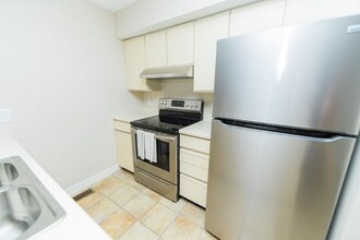 1346 S College Mall Rd in Bloomington, IN - Foto de edificio - Building Photo