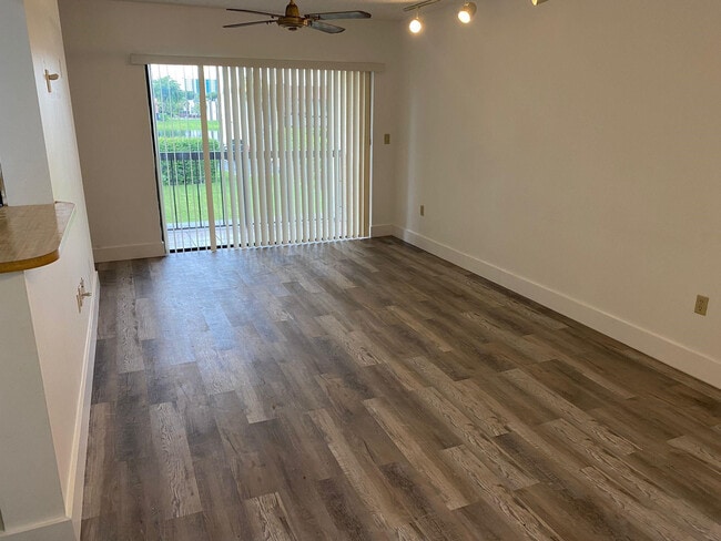 property at 660 W Park Dr