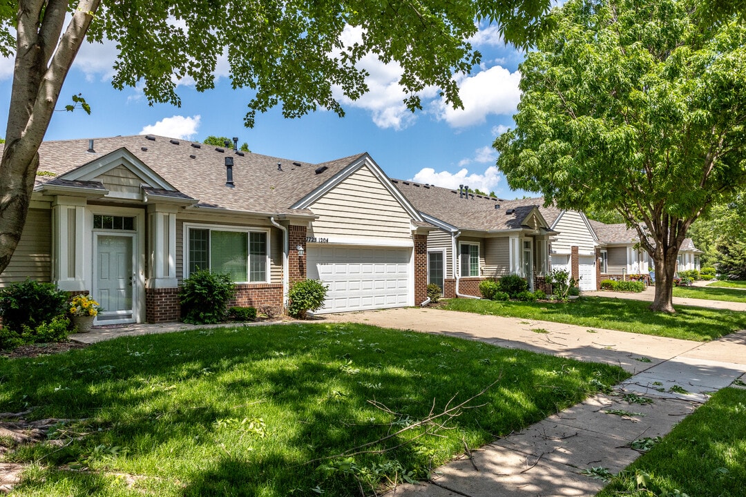 The Gardens at Bridgewood in West Des Moines, IA - Building Photo