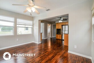 610 Charlotte Ave in Tarpon Springs, FL - Foto de edificio - Building Photo