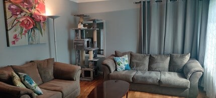 822 CC St in Woodland, WA - Foto de edificio - Building Photo