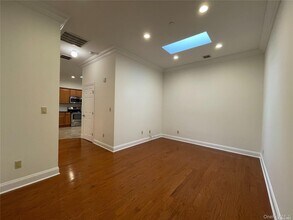 328A Main St in Huntington, NY - Building Photo - Building Photo