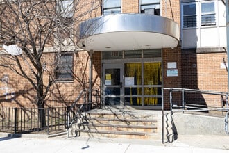 1777 Pitkin Ave in Brooklyn, NY - Foto de edificio - Building Photo