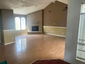 6418 Gladewell Dr in Houston, TX - Building Photo - Building Photo