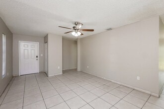 2440 NW 139th St in Opa Locka, FL - Building Photo - Building Photo