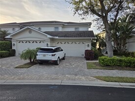 5095 Yacht Harbor Dr in Naples, FL - Building Photo