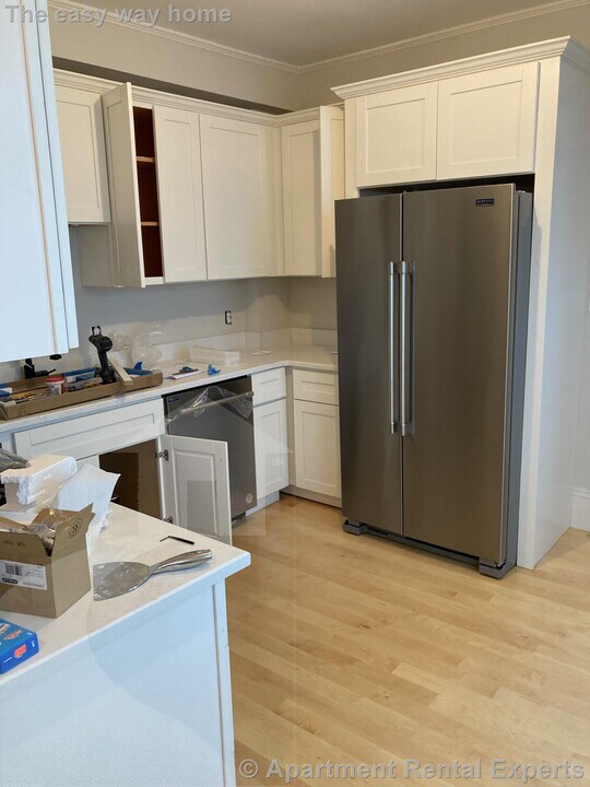 6 Westminster St in Somerville, MA - Building Photo