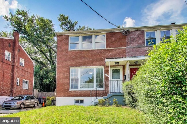 property at 3407 Floral St