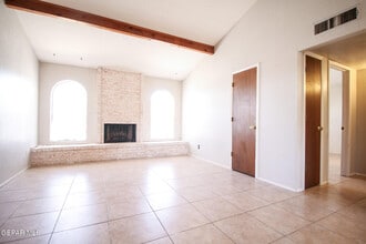 3569 E Glen Dr in El Paso, TX - Building Photo - Building Photo