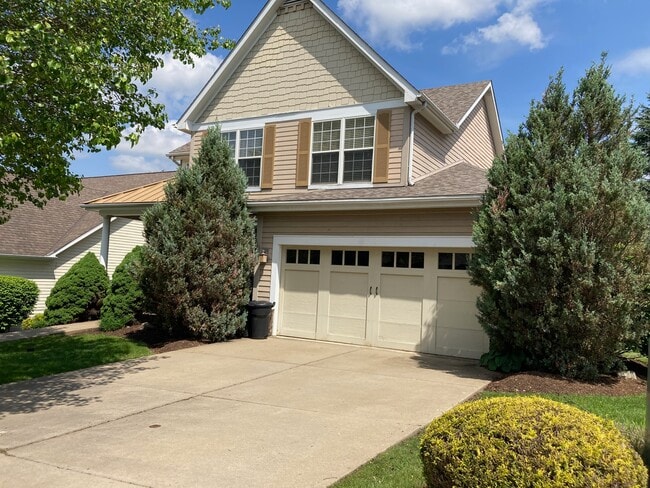 204 Berkeley Way in Monroeville, PA - Building Photo - Building Photo