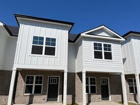 100 Theron Dr in Lebanon, TN - Building Photo