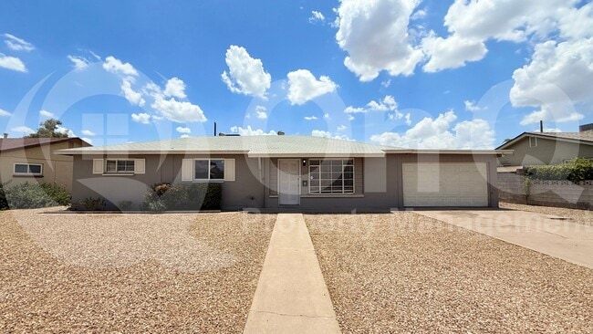 property at 2131 W Luke Ave