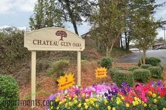 Chateau Glen Oaks Apartments in Fairfield, AL - Building Photo - Building Photo