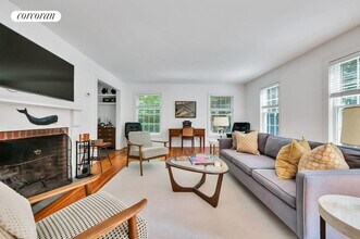 109 Franklin Ave in Sag Harbor, NY - Building Photo - Building Photo
