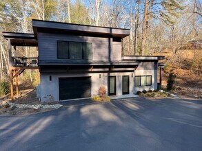 66 Harrison Hill Rd, Unit 66 in Swannanoa, NC - Foto de edificio - Building Photo