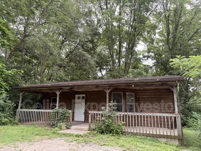 property at 1419 Huestis Ave