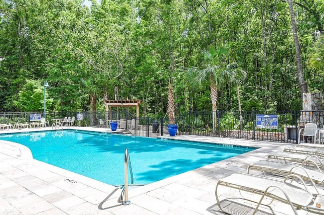 property at 2233 Egret Crest Ln